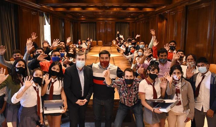 Alumnos de Los Juríes y El Ceibal fueron sorprendidos en Casa de Gobierno