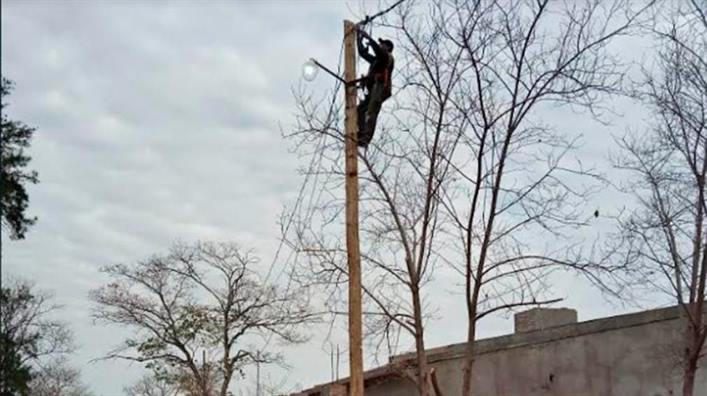 Extienden la red de alumbrado público en La Dársena Extienden la red de alumbrado público en La Dársena
