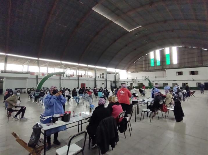 Colocarán 2° y 3° dosis en 15 clubes de Capital y La Banda Colocarán 2° y 3° dosis en 15 clubes de Capital y La Banda