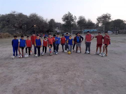 Escuelita de fútbol de Quimilí necesita ayuda de los santiagueños Escuelita de fútbol de Quimilí necesita ayuda de los santiagueños