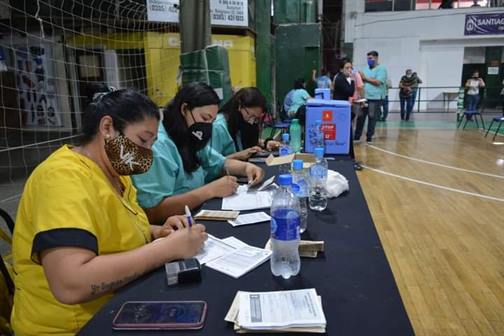 El 81% de jóvenes de 12 a 17 años tienen la primera dosis El 81% de jóvenes de 12 a 17 años tienen la primera dosis