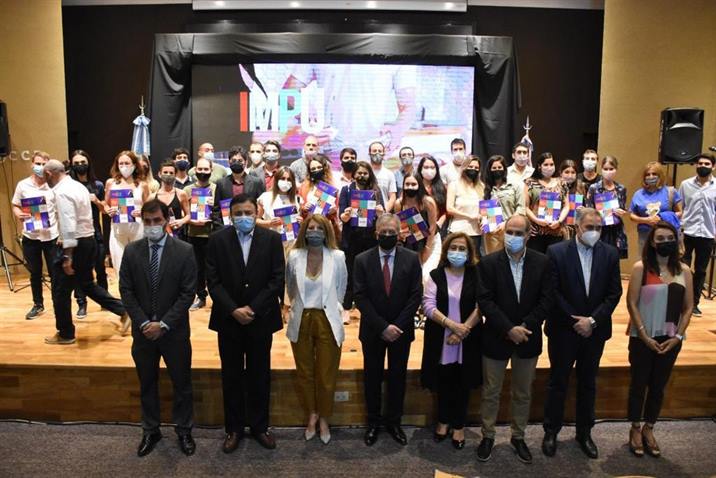 Entregan fondos para financiar proyectos de jóvenes emprendedores Entregan fondos para financiar proyectos de jóvenes emprendedores