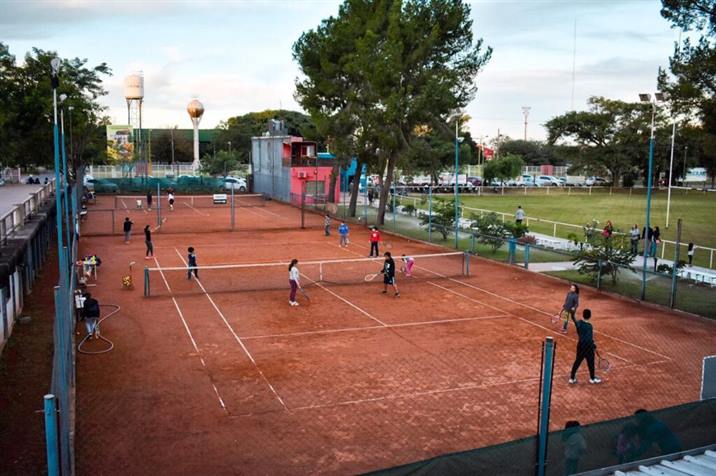 Convocan a clases gratuitas de tenis en Old Lions Convocan a clases gratuitas de tenis en Old Lions