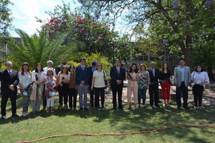 Profesionales recibieron sus diplomas de posgrado en Humanidades