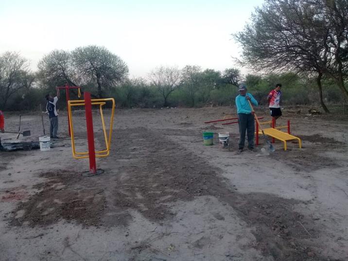Constuyen una plaza saludable con aparatos para gimnasia en Villa Colorada Constuyen una plaza saludable con aparatos para gimnasia en Villa Colorada