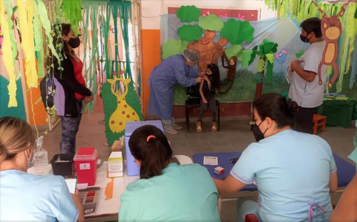 Niños de los jardines de infantes continúan vacunándose contra el covid Niños de los jardines de infantes continúan vacunándose contra el covid
