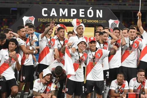 River goleó a Colón en Santiago y es el “campeón de campeones”
