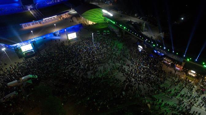 “Parque del Hincha”: así vivirán la final los fanáticos de Colón y River