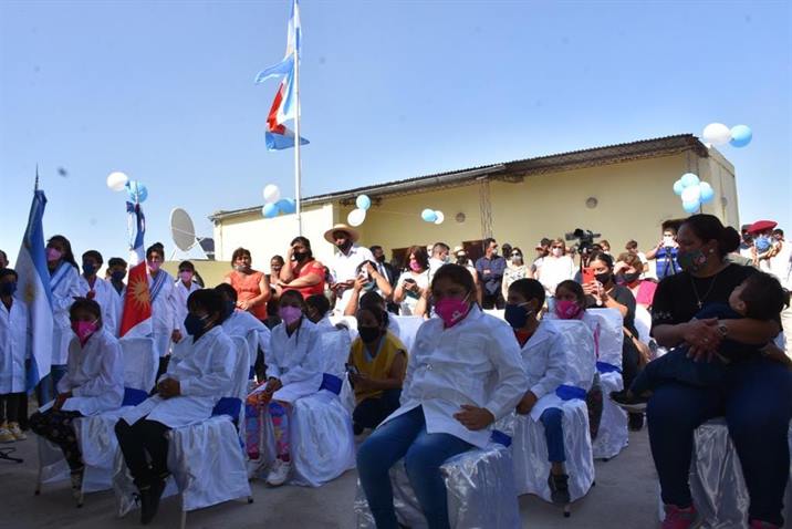 Inauguran una escuela para 18 alumnos de tres pequeños parajes del interior Inauguran una escuela para 18 alumnos de tres pequeños parajes del interior