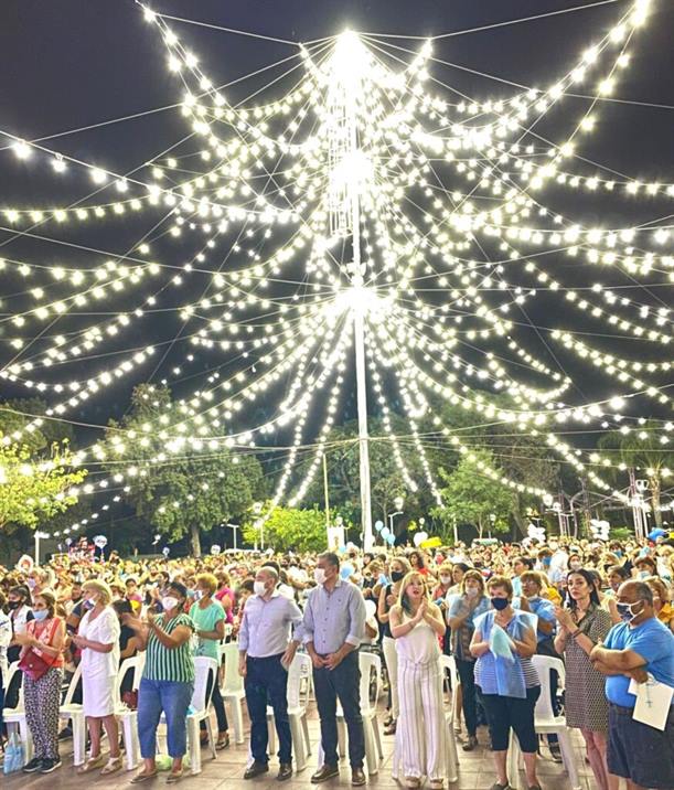 El espíritu navideño comienza a recorrer las calles bandeñas