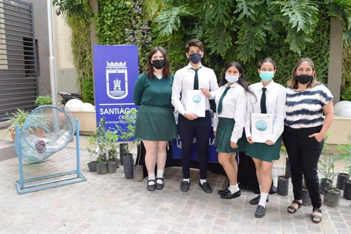 Estudiantes secundarios se suman a la Navidad Ecológica Estudiantes secundarios se suman a la Navidad Ecológica