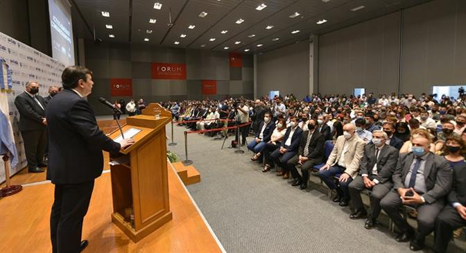 Zamora pidió a los comisionados que ayuden a romper asimetrías