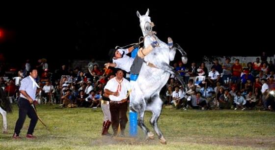 Más de 60 santiagueños jinetearon por un lugar en Jesús María Más de 60 santiagueños jinetearon por un lugar en Jesús María
