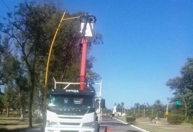 Avanza la refuncionalización del alumbrado en el parque Aguirre Avanza la refuncionalización del alumbrado en el parque Aguirre
