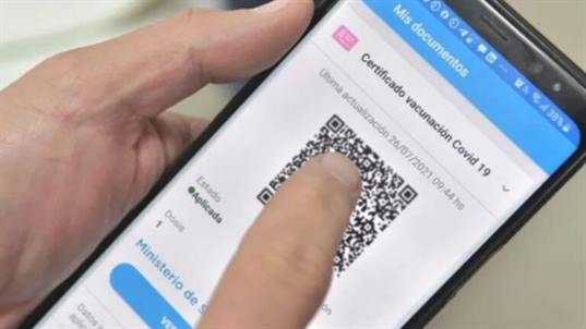 Ingenio popular: venden packs portátiles con el pase sanitario Ingenio popular: venden packs portátiles con el pase sanitario