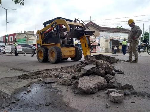 Reparan diversas calles de La Banda