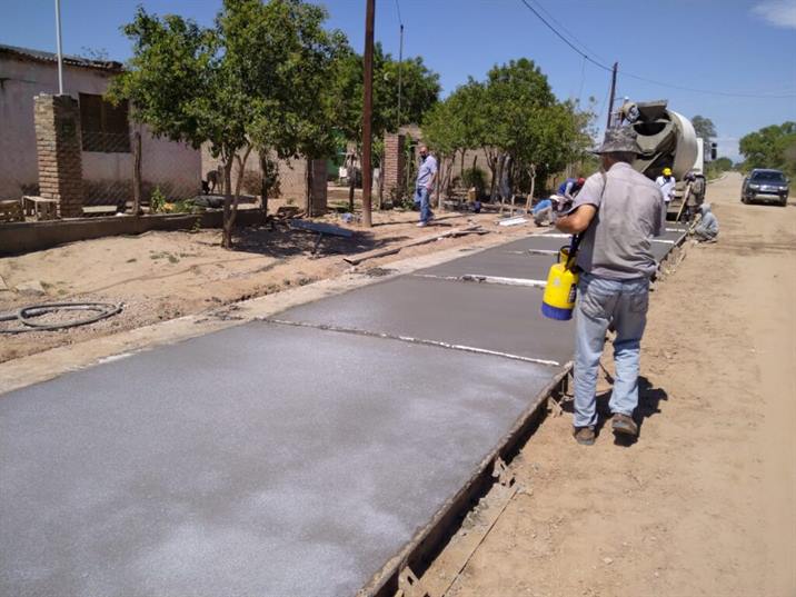 El pavimento llega a más barrios de San Pedro de Guasayán El pavimento llega a más barrios de San Pedro de Guasayán
