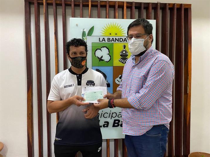 Brindan ayuda a una escuela de fútbol del barrio La Fraternidad