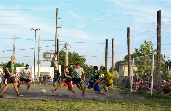 Invitan a participar a un torneo de fútbol para empleados municipales