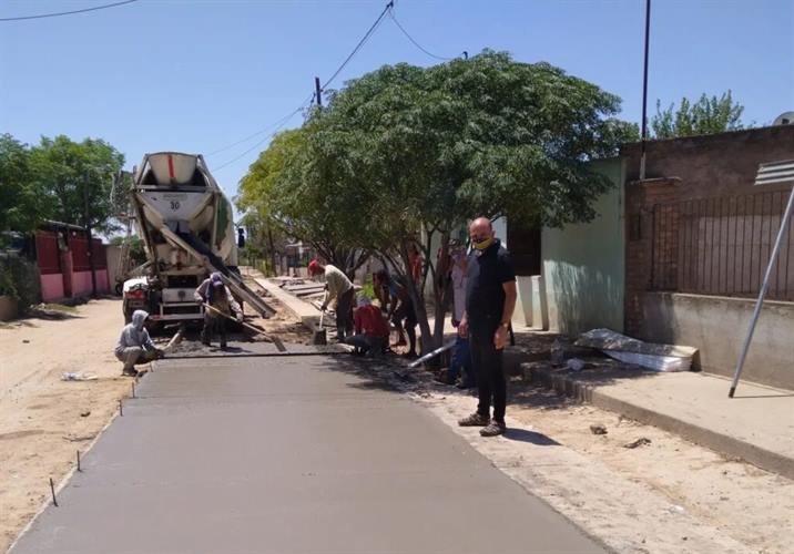 Pavimentan calles del barrio San Antonio en San Pedro de Guasayán Pavimentan calles del barrio San Antonio en San Pedro de Guasayán
