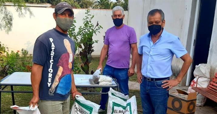 Pequeños productores de Pinto reciben semillas para la nueva temporada Pequeños productores de Pinto reciben semillas para la nueva temporada