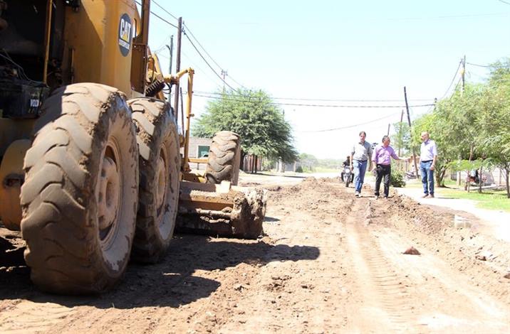 Operativo de arreglo de calles en el barrio Villa Suaya
