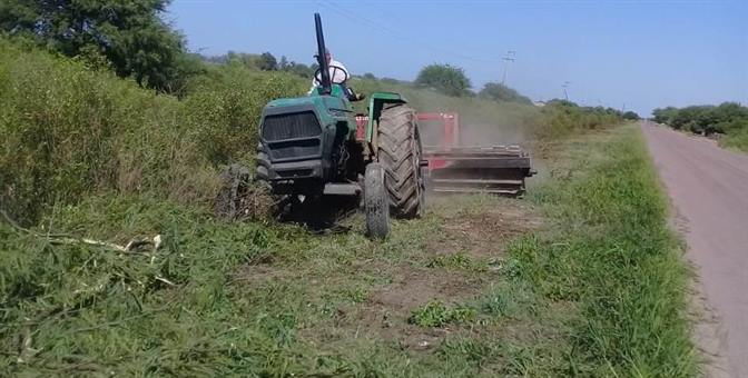 Refuerzan los trabajos en caminos vecinales de Cañada Escobar y alrededores
