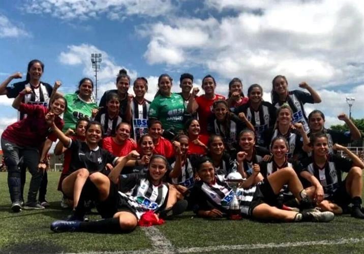 ¡Campeonas!: Las chicas del Ferro levantaron la “Newell’s Cup”