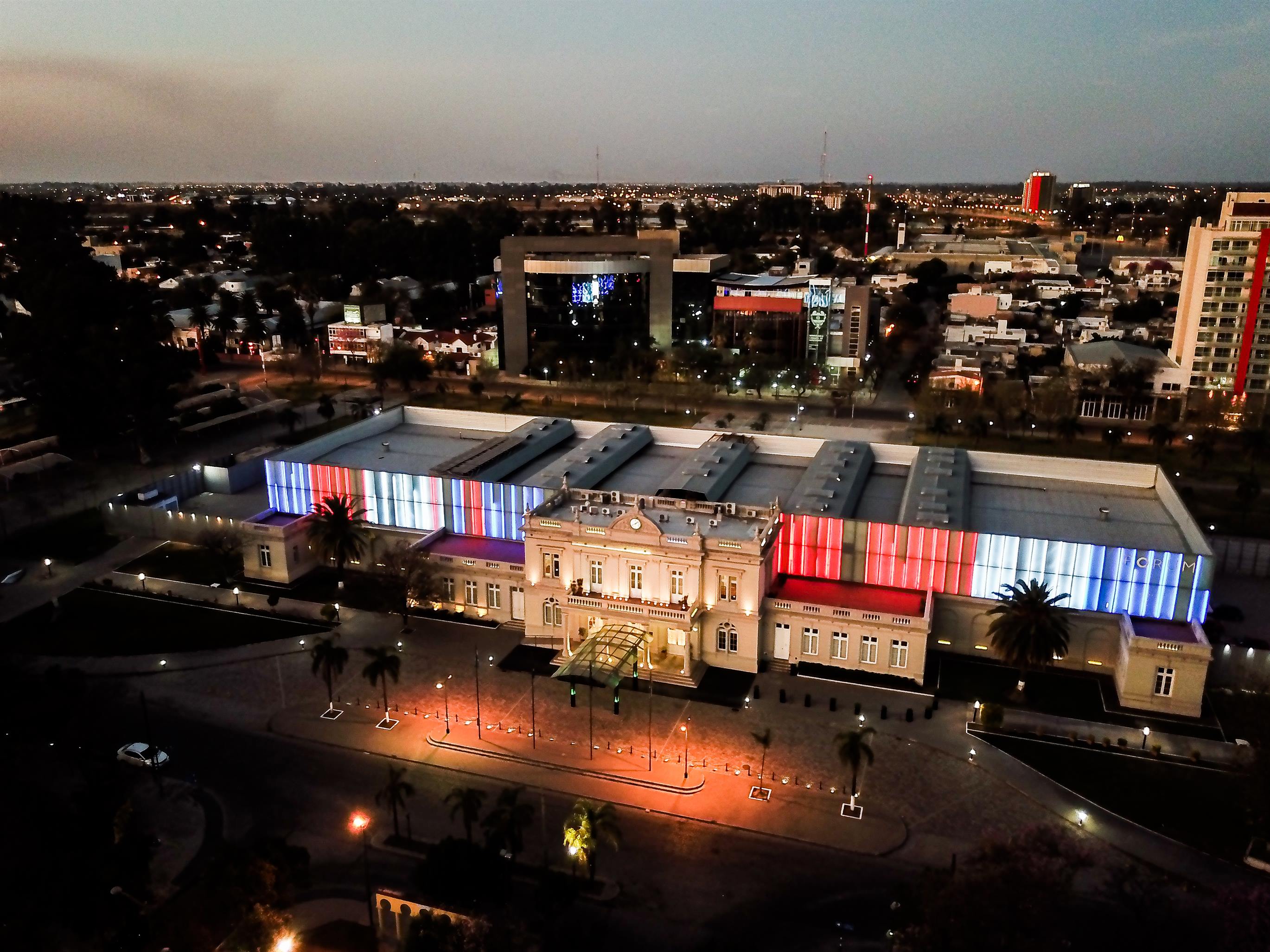 Santiago expone su potencial en la Feria Internacional de Dubai