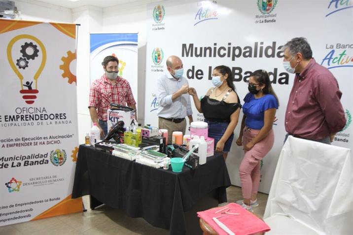 Joven bandeña recibió ayuda para su emprendimiento