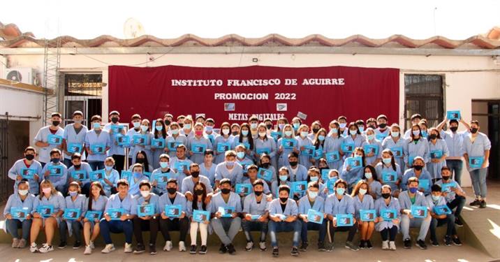 Más de 80 alumnos de Pinto recibieron sus tablets Más de 80 alumnos de Pinto recibieron sus tablets