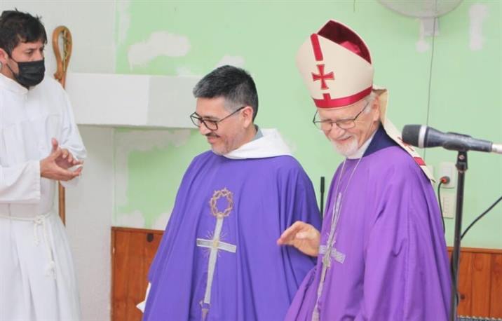 El padre Omar Díaz asumió en la Parroquia de Lourdes El padre Omar Díaz asumió en la Parroquia de Lourdes