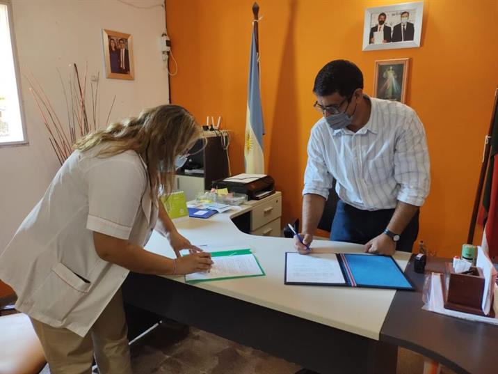 Firman un convenio en beneficio de jubilados de La Cañada Firman un convenio en beneficio de jubilados de La Cañada