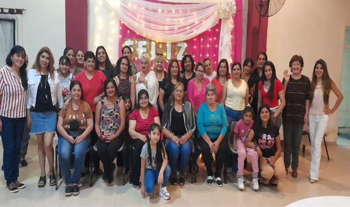 Emotivo homenaje a mujeres de Colonia El Simbolar Emotivo homenaje a mujeres de Colonia El Simbolar