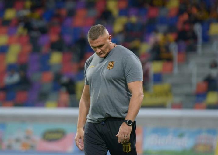 Se fue Sialle y Mitre sale en busca de un técnico que lo saque del pozo