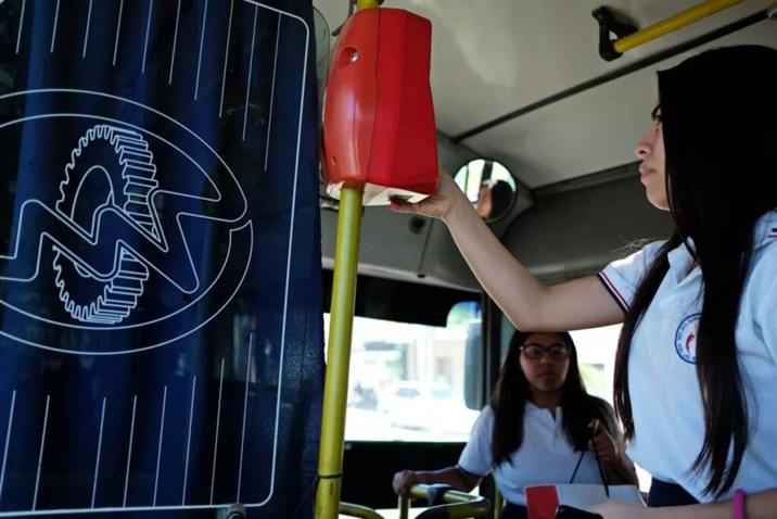 Más de 100 estudiantes de Fernández recibieron sus carnets del Boleto Estudiantil Más de 100 estudiantes de Fernández recibieron sus carnets del Boleto Estudiantil