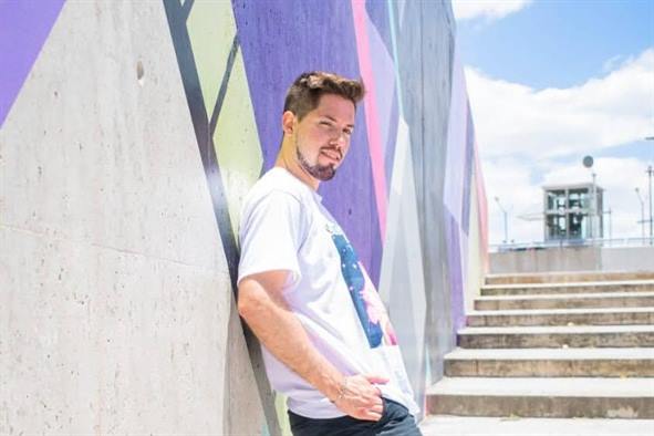 Ariel Orellana dictará un seminario intensivo de ritmos urbanos Ariel Orellana dictará un seminario intensivo de ritmos urbanos