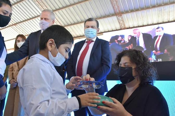 Lanzan un programa que alcanza a 7.600 estudiantes de escuelas rurales