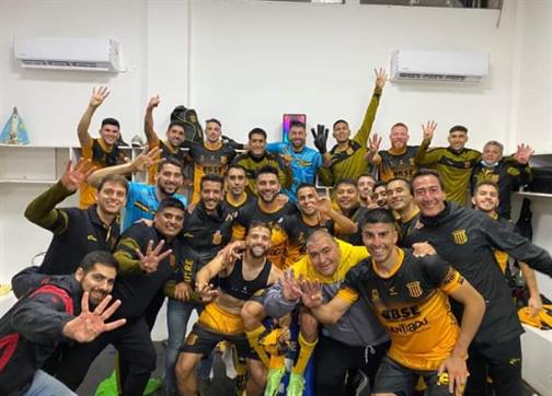 Mitre dio el batacazo y goleó 4 a 0 a San Martín