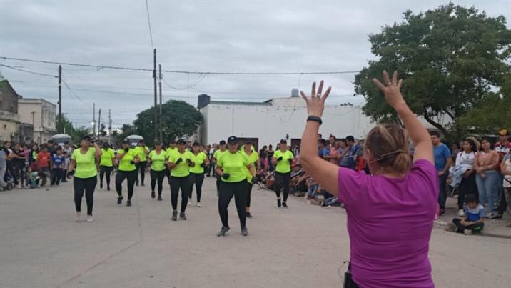 Añatuya disfrutó de una tarde recreativa y saludable Añatuya disfrutó de una tarde recreativa y saludable