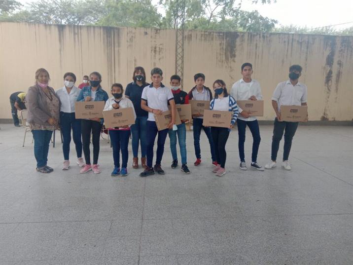 Estudiantes de Beltrán recibieron tablets y netbooks Estudiantes de Beltrán recibieron tablets y netbooks