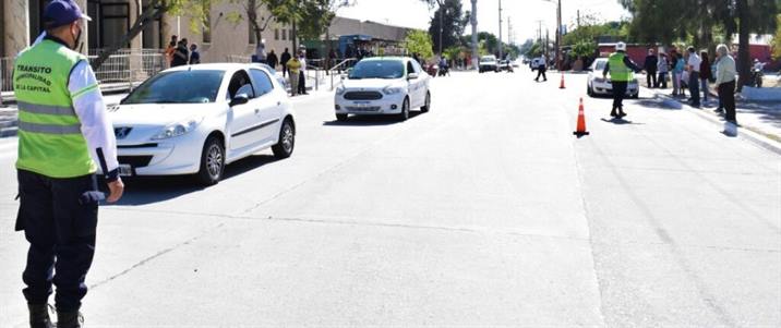 Atención: No se puede estacionar sobre calle Sáenz Peña Atención: No se puede estacionar sobre calle Sáenz Peña
