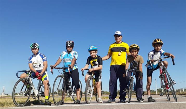 Casi 400 ciclistas de todo el país llegaron a Quimilí