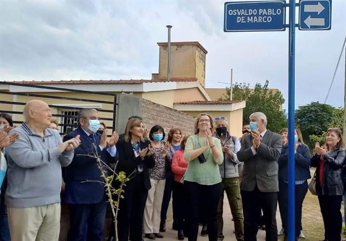 Nombran una calle del barrio Siglo XX en honor a un reconocido vecino Nombran una calle del barrio Siglo XX en honor a un reconocido vecino