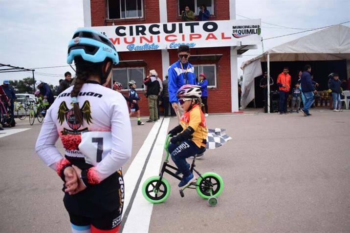 Ciclistas de todo el país le pusieron color al fin de semana en Quimilí