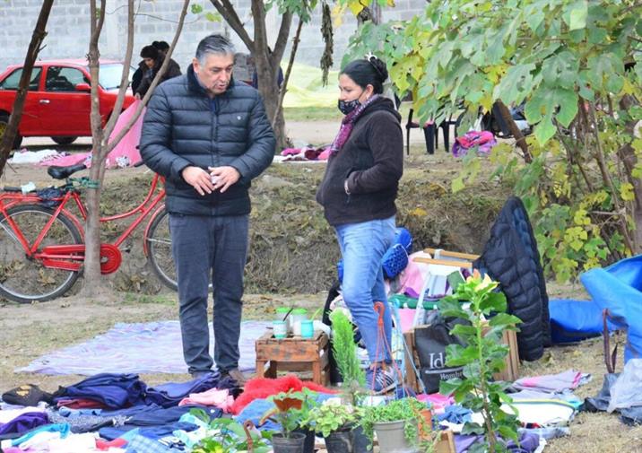 Proyectan mejoras para feriantes del barrio Cabildo