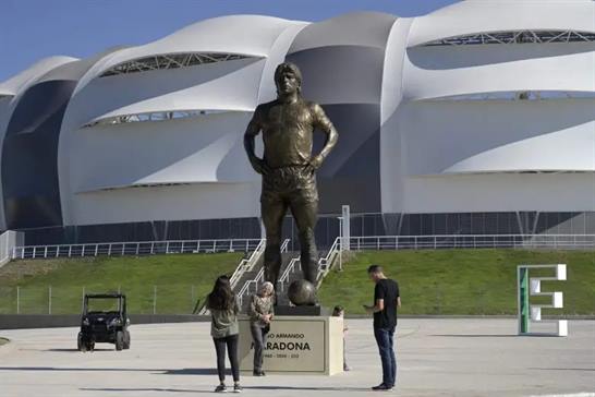 Esculturas con el mejor gol de los mundiales adornarán el “Paseo Diego Maradona”