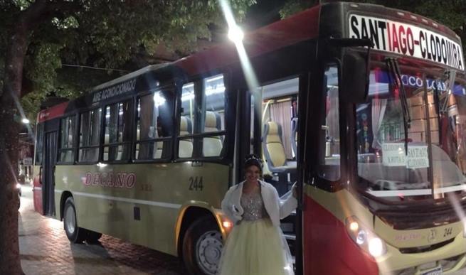 “Parada chofer”: Quinceañera llegó a su cumple en el 118