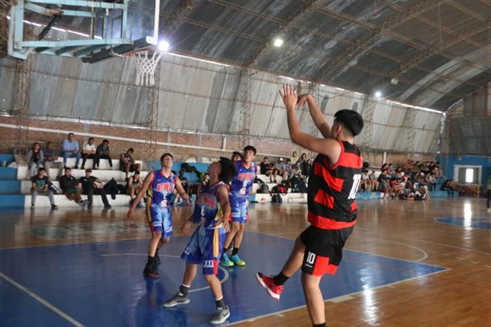 Equipos de básquet de toda la provincia llegaron a Quimilí Equipos de básquet de toda la provincia llegaron a Quimilí