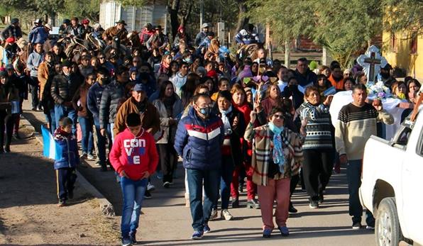 La ciudad de Pinto también honró al Señor de los Milagros de Mailín
